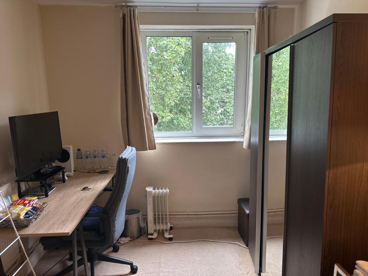 Cozy Room In Shared Home Near Canary Wharf London Eksteriør bilde