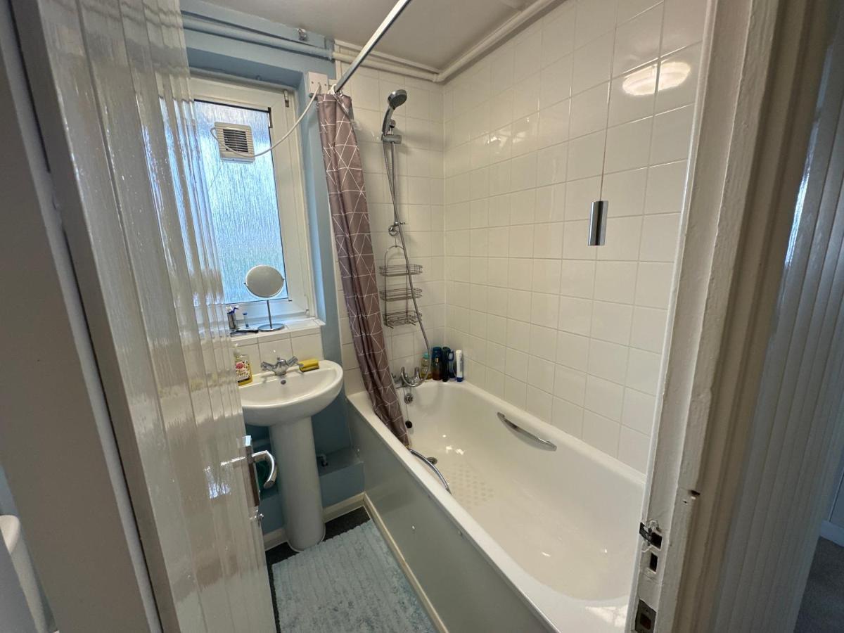 Cozy Room In Shared Home Near Canary Wharf London Eksteriør bilde
